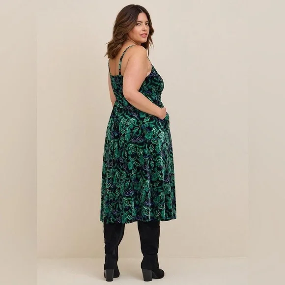 Torrid Whimsigoth Forest Green Floral Velvet Skater Midi Dress Goblincore Earthy - Picture 2 of 12